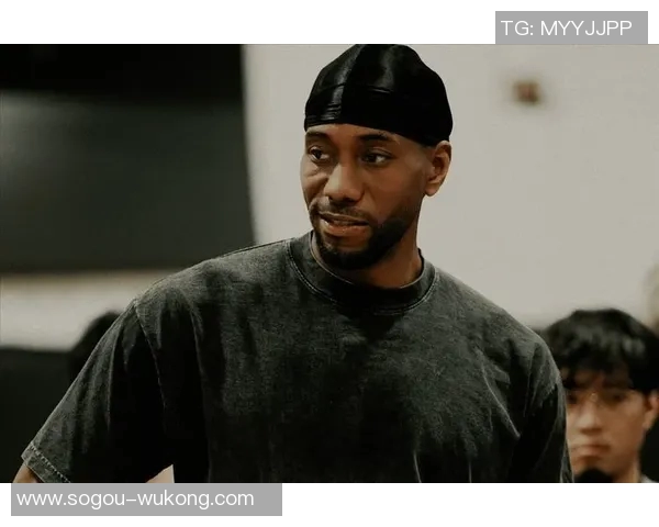 快船队飞往多伦多遭遇航班延误近十小时球员心情受影响 快船队飞往多伦多遭遇航班延误近十小时球员心情受影响